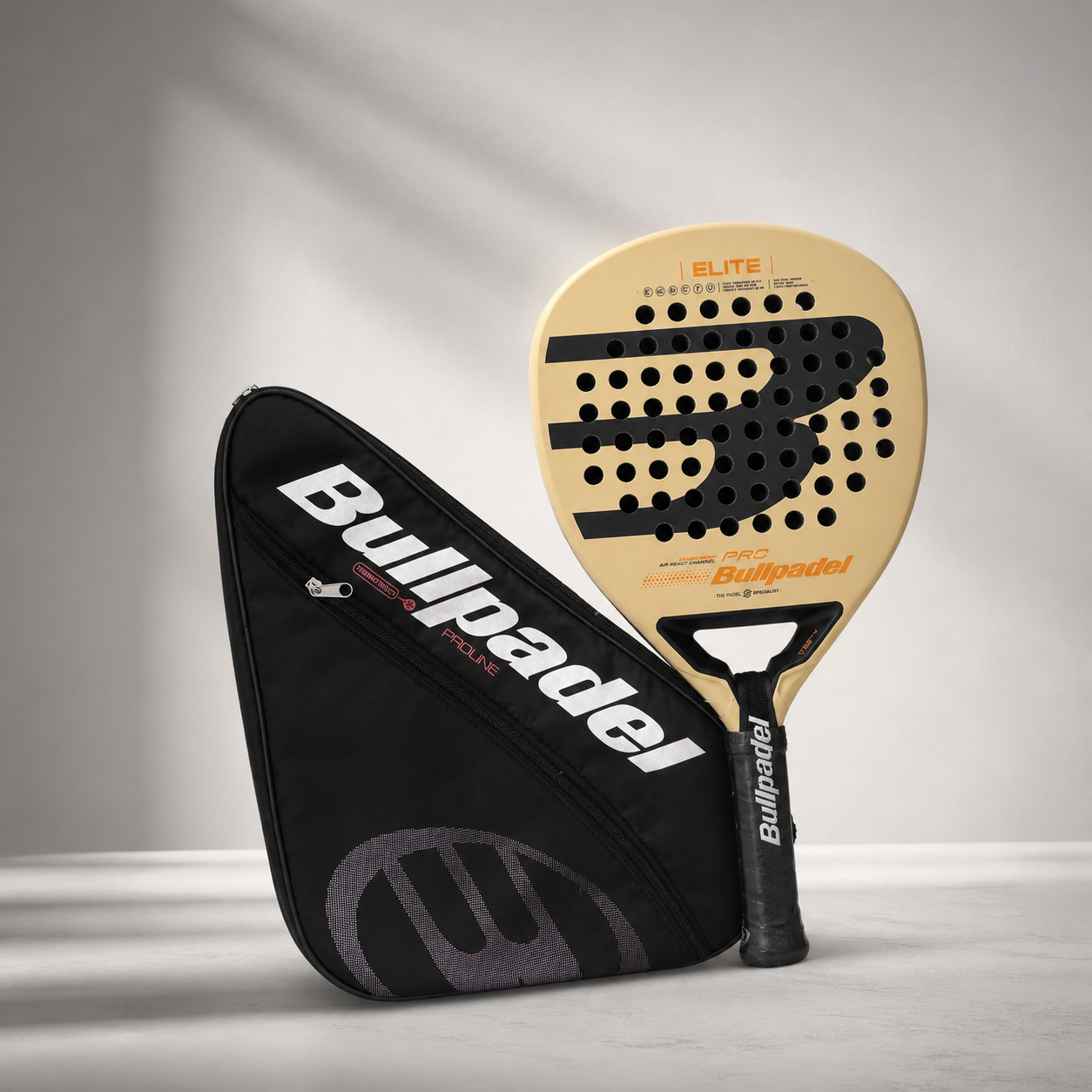 Pala Bullpadel Elite W con funda